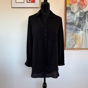 Pleione Classic v neck Black Top w roll up sleeve